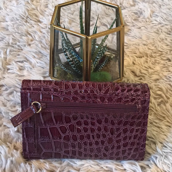 Nine West reptile print plum color wallet NWOT - Picture 4 of 4